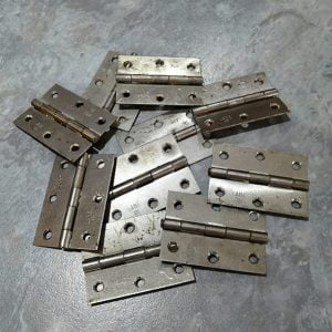 finished hinges after soaking in baking soda